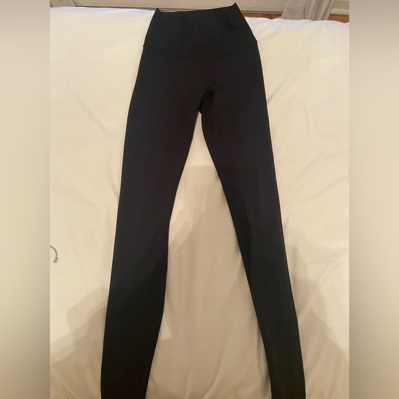 LULULEMON SIZE 2 BLACK LEGGINGS - Picture 2 of 3